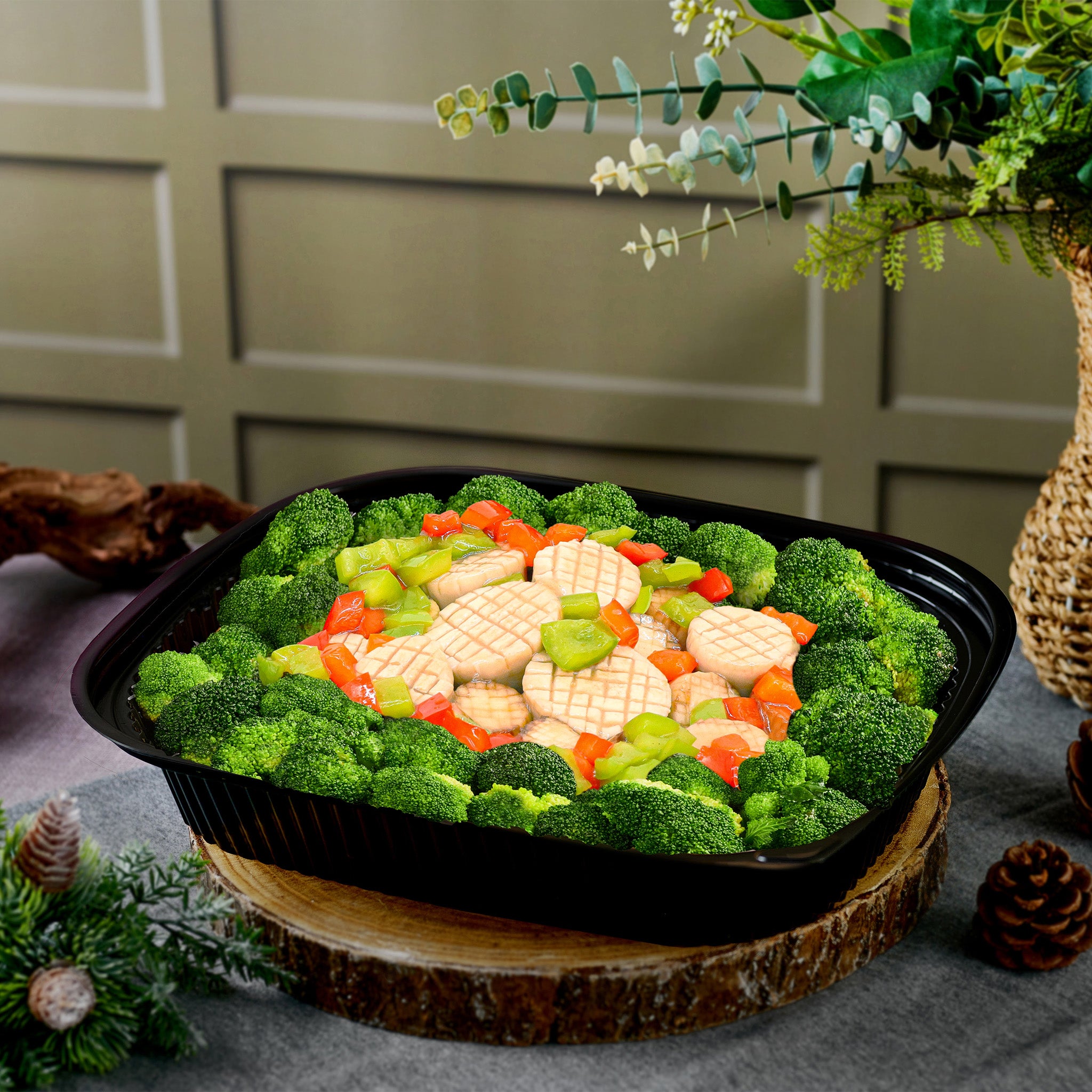 Broccoli with Vegetarian Scallop & Capsicums